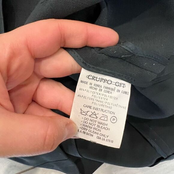 Emanuel Ungaro Women's Button Front Petite Crop Long sleeves Blazer Size 14
Ema - Picture 4 of 5